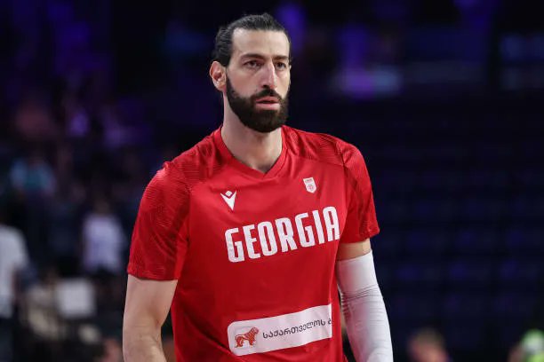 SidelinesEurope's tweet photo. A deep respect to athletes who embody soul, passion, and unwavering commitment to the sport, even as their legendary careers near their end. Always standing by their national teams, true warriors.
@K_pap16 @TokoShengelia23
#FIBAWC #FIBAQualifiers https://t.co/sO8481cWhO
