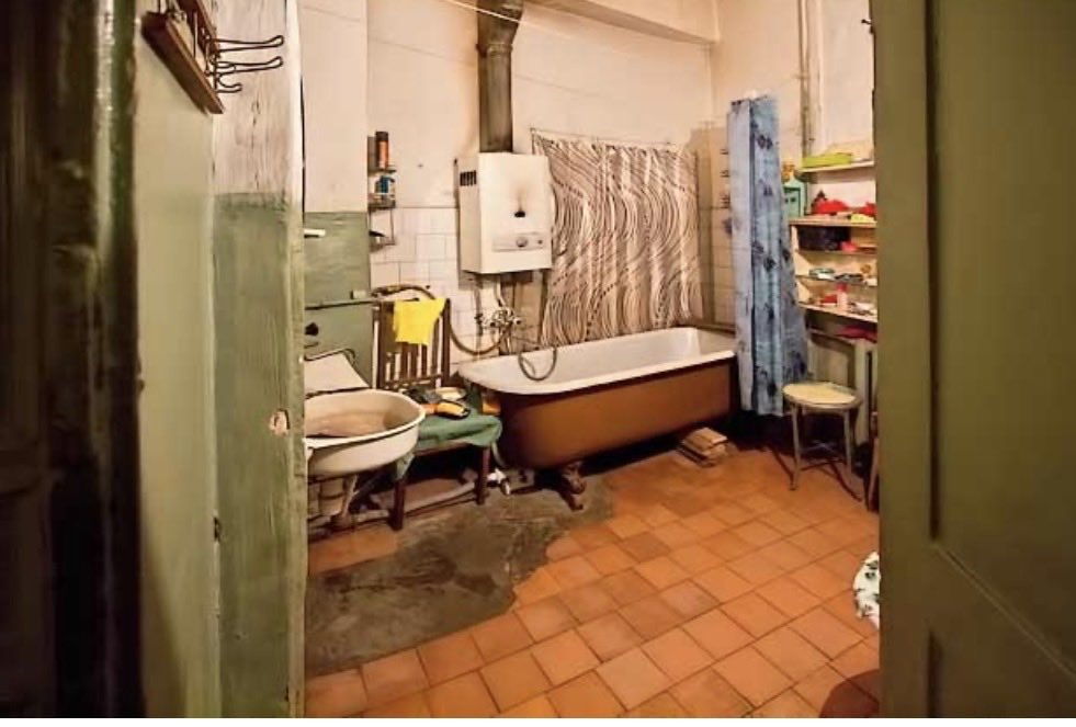 anzalonean44334's tweet photo. @NeonPulse24 @HuffPostItalia Ecco cosa ho trovato a sanpietroburgo. In quel paese cesso di merda che tanto piace a voi psicopatici. https://t.co/8MAFyuihd9