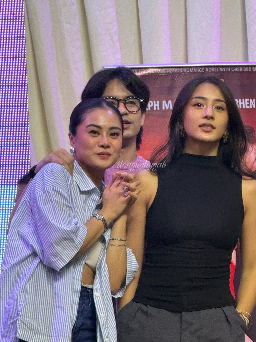 gebicinth's tweet photo. [late post]
important girls in Shan’s life

this pic is too cute🤏

#HyacinthCallado #NicoleOmillo #JairusAquino https://t.co/awj10hGeYG