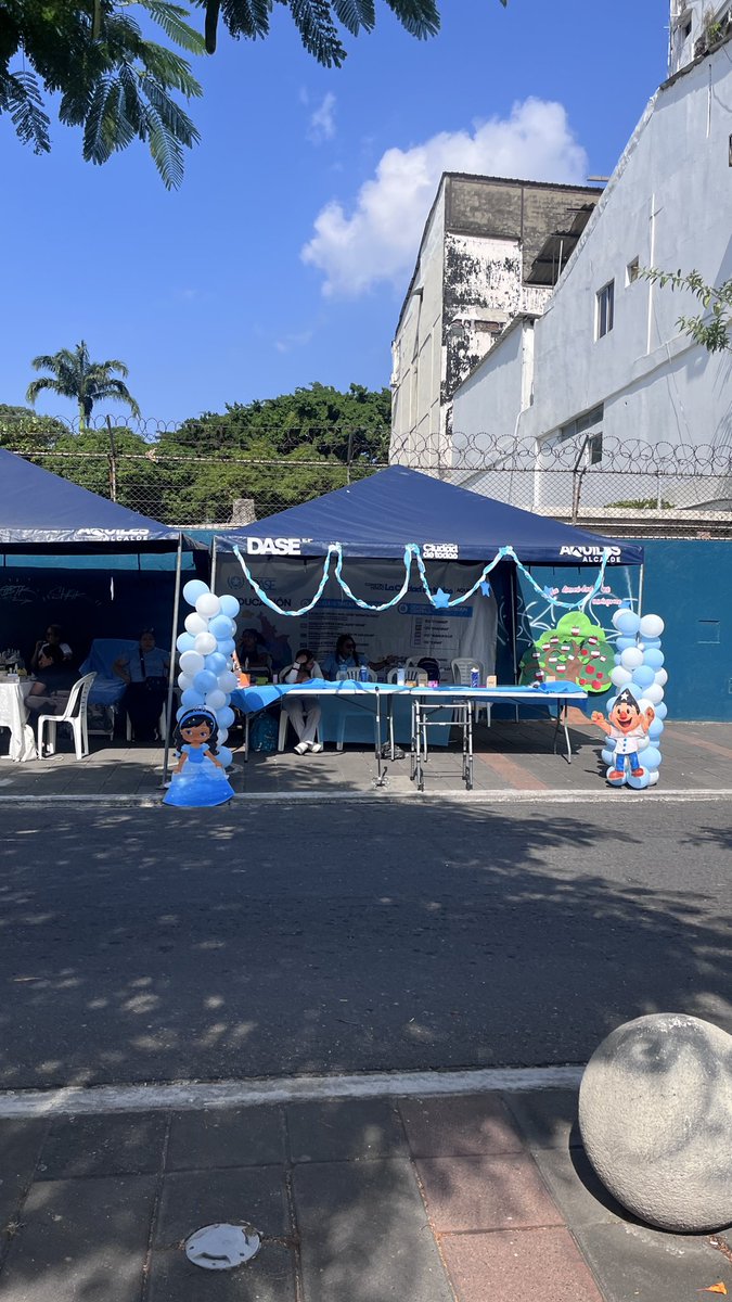 Kergvefa's tweet photo. #RutaCentro #GuayaquilCamina  #GyeEstaActivo  #CiudadDeTodos #ConstruyendoLaCiudadDeTodos
#AsiSeHaceGuayaquil https://t.co/FwSa0dqK2w