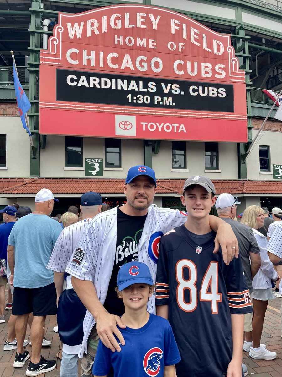 BA1908's tweet photo. @ScrapDaddyAP @netflix Can confirm he’s at the game! https://t.co/WG4JqyMWeK