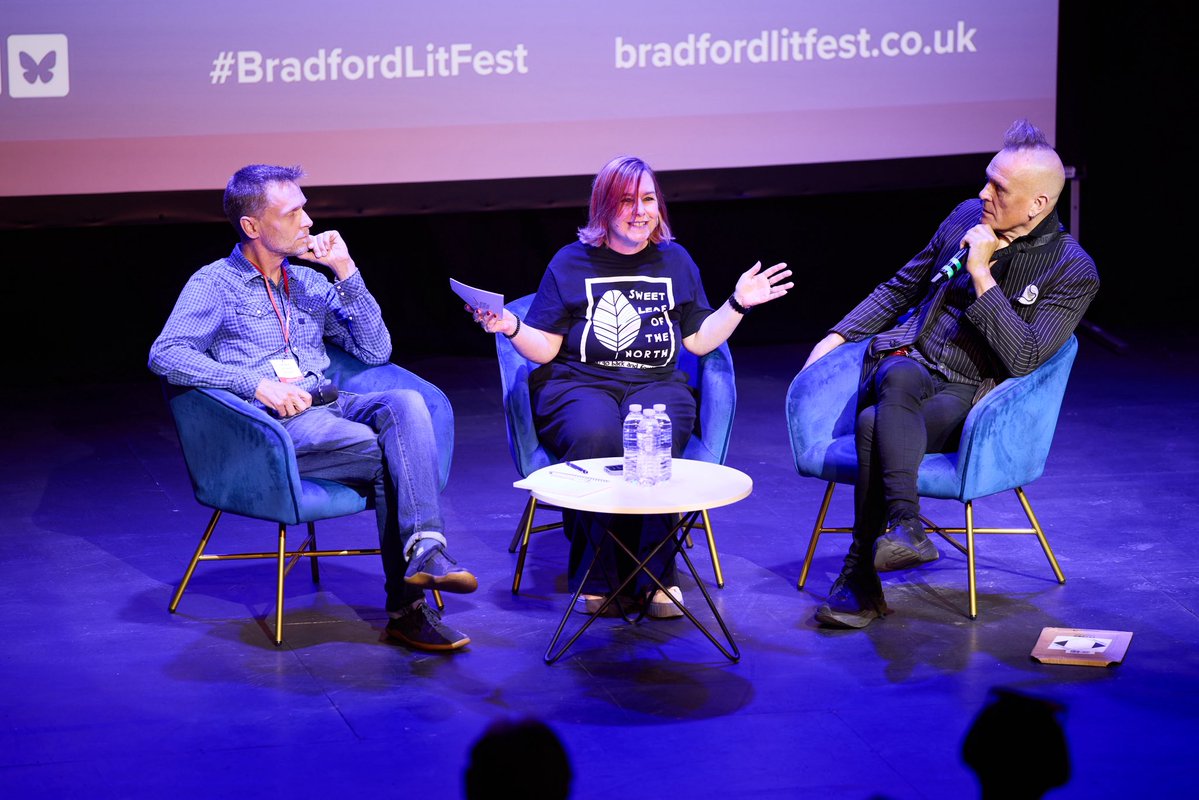 TVRadioPeg's tweet photo. Had the most fantastic day being in conversation with the most fantastic people @BradfordLitFest 

#hannahSpencerMP, @PrueLeith @johnrobb77 @davidrrandall @DrDavidACox @millihill @fmgnutriiton 

#interviewer @journalist https://t.co/20HIiLElIG