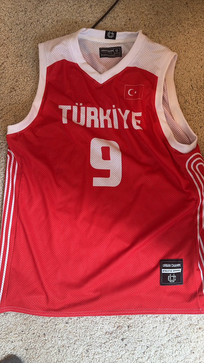 uuudeeebodg's tweet photo. @HurryNFT @r3dsk1ns @TrollFootball i even have his turkish national jersey because i thought he was so cool lol https://t.co/yEQa93IpOh