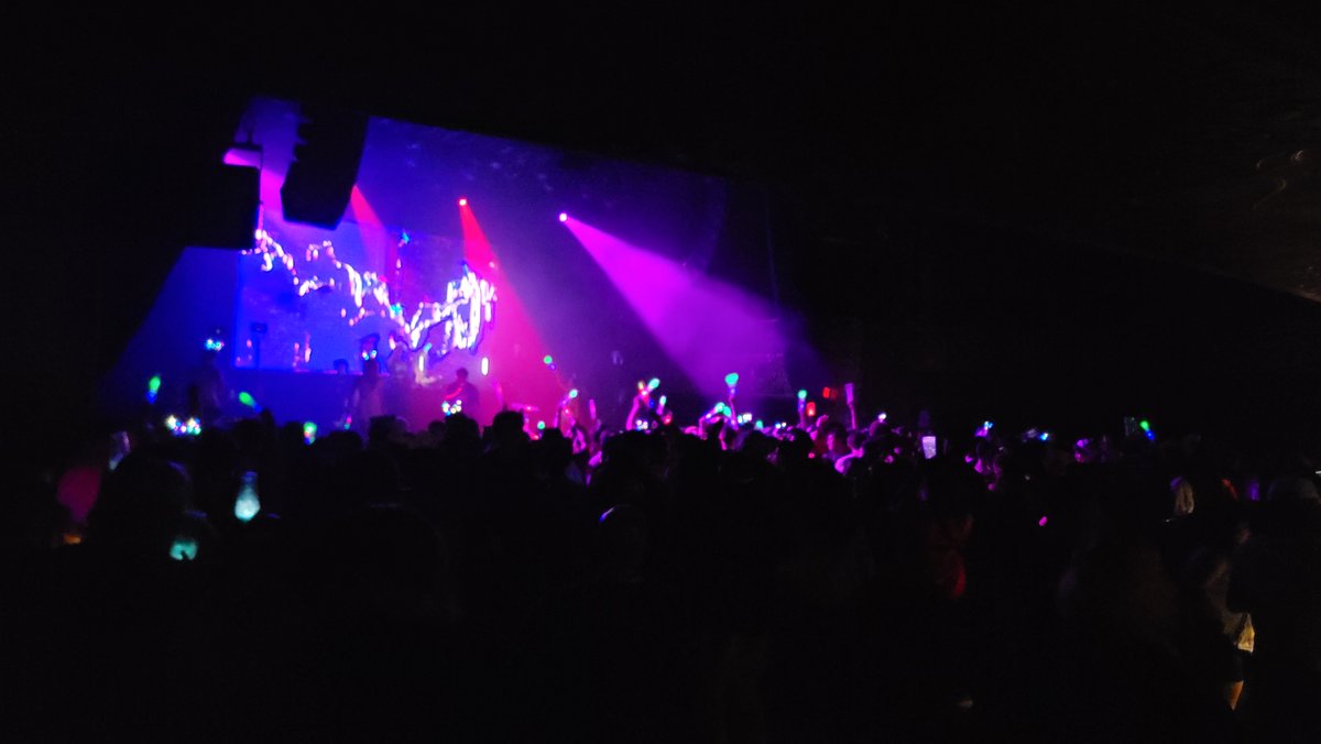 drew_lastname's tweet photo. My Anime Expo day 1-3 experience https://t.co/9ASUswAnOm
