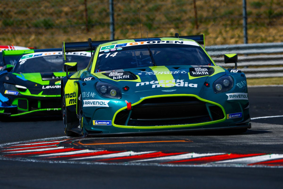 The__Advantage's tweet photo. A tough @GT_Open weekend for both the Blackthorn and Good Speed Racing @AMR_Official Vantage GT3 crews from the @HungaroringF1 
https://t.co/p3mtpEzt9M https://t.co/BqgRDwJfAh