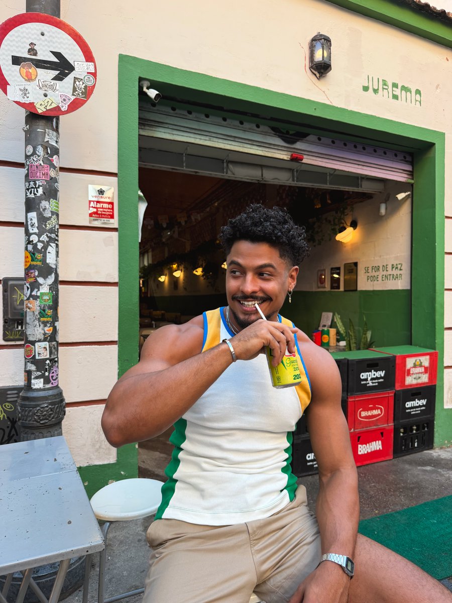 afrofuxico's tweet photo. Icaro sempre que aparece é um ataque de beleza! https://t.co/CAdurzAvON