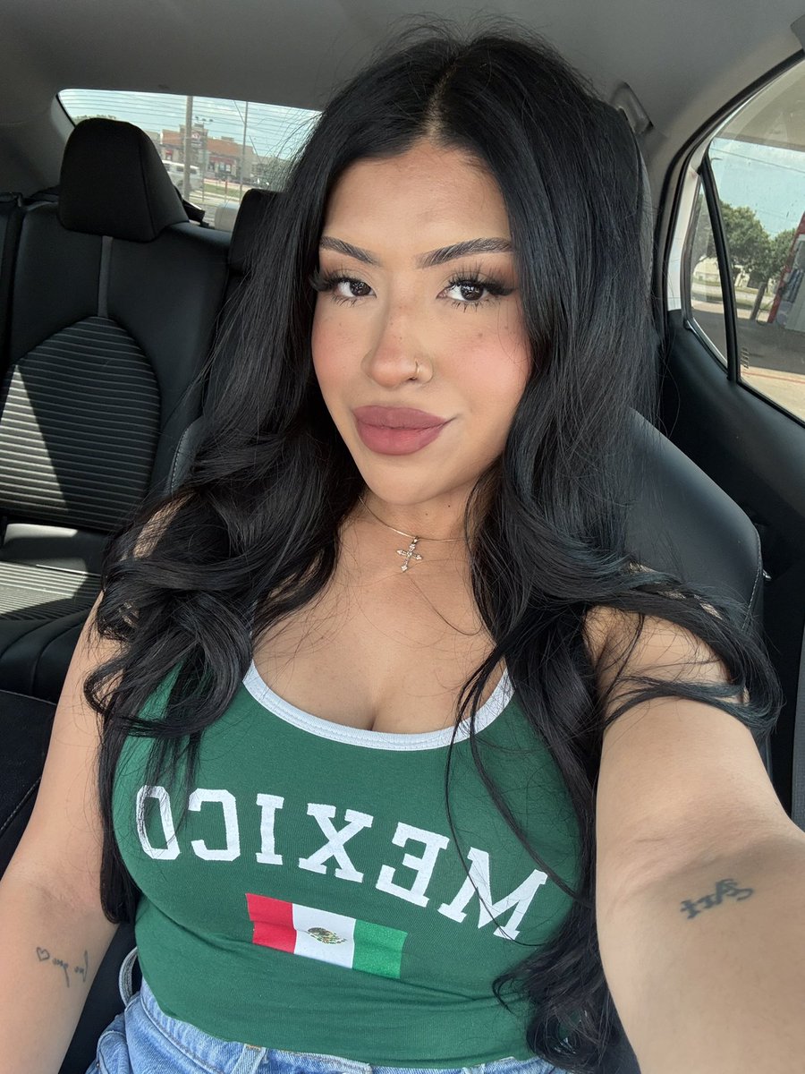 sweeetcheekks's tweet photo. ¿y si sí? 🇲🇽🇲🇽🇲🇽✨ https://t.co/IoJEVqGlhN