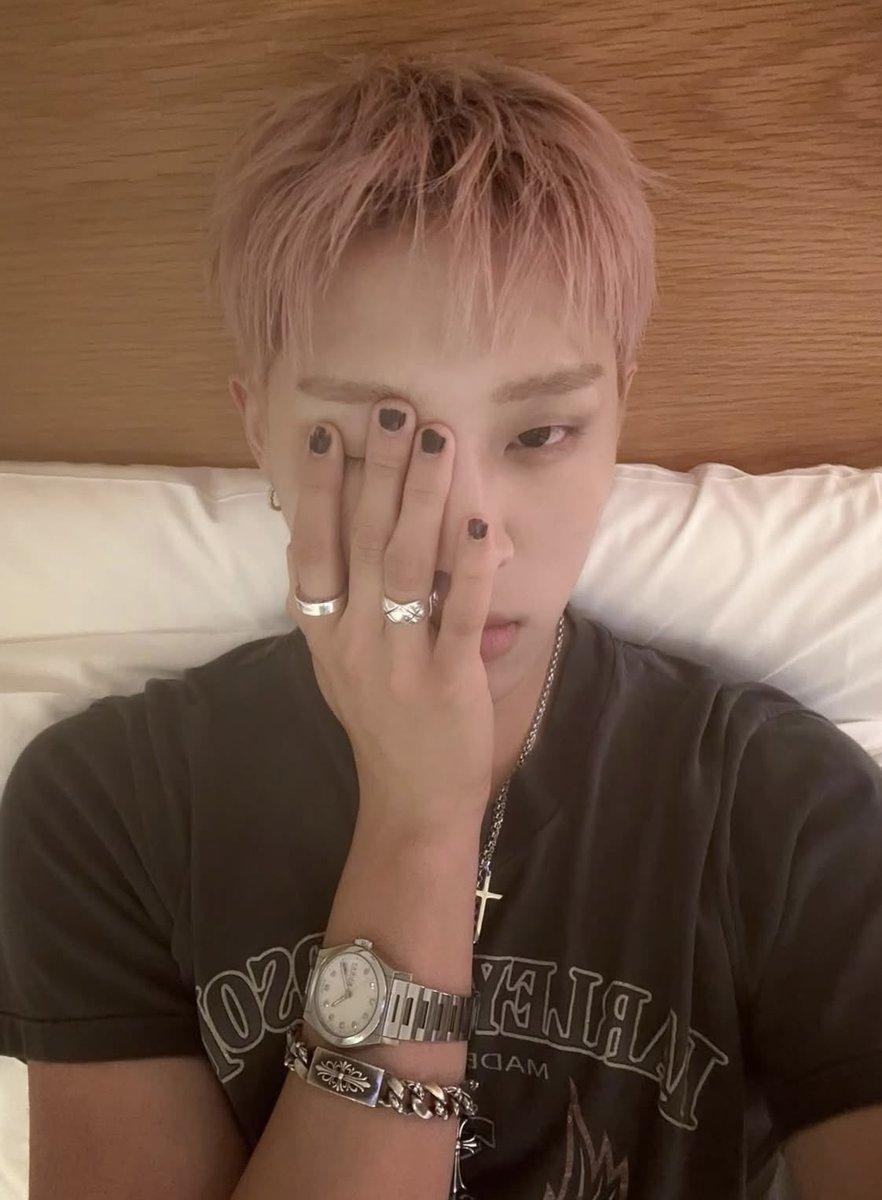 bttysuh's tweet photo. bed italiano photo-booth https://t.co/ziQiNYmUMh