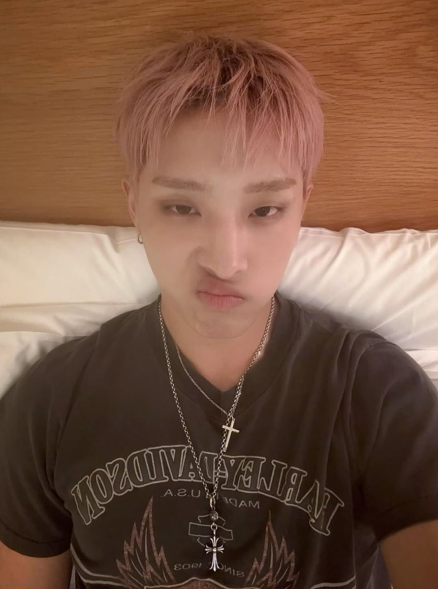 bttysuh's tweet photo. bed italiano photo-booth https://t.co/ziQiNYmUMh