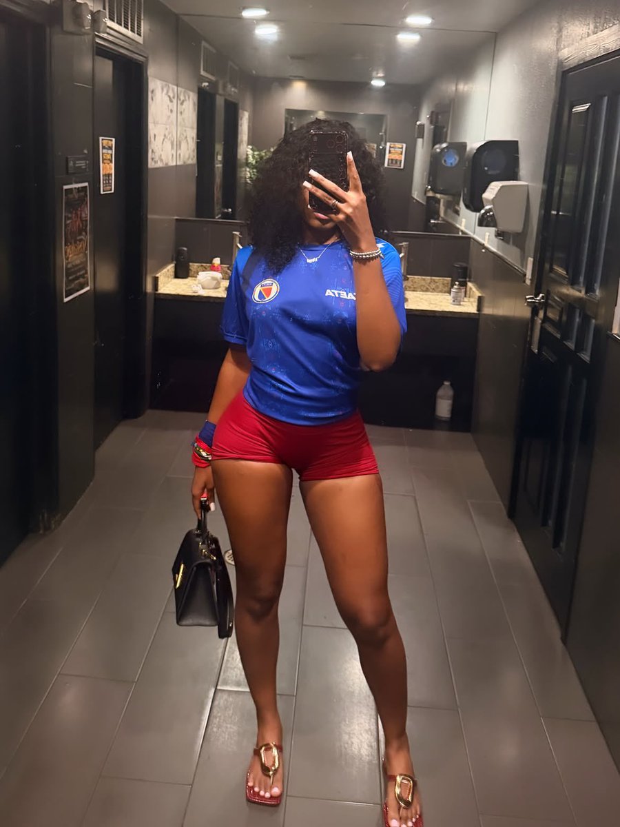 FrwontouAgain's tweet photo. kutenie 🇭🇹 https://t.co/fInUwLeI5N
