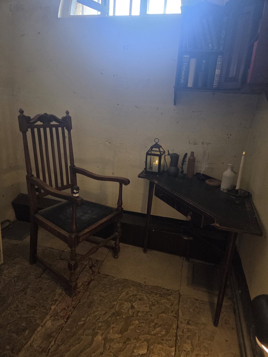 gothicpantalone's tweet photo. he is writing at his desk... do not distract https://t.co/41DlX129CL
