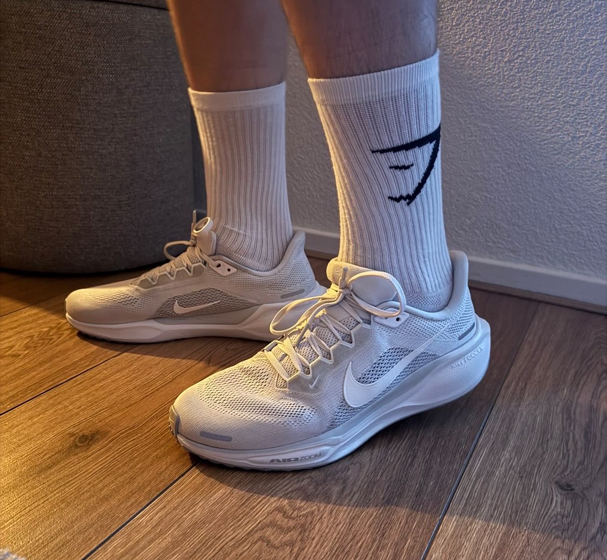 HiddenSoles24's tweet photo. Size 44🦶🏼Enough said 😌

#feet https://t.co/xl0Irrv2la