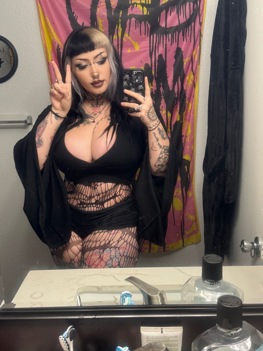 bae 🕯️ tweet media
