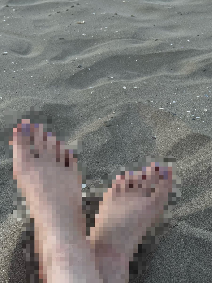 deessekatty's tweet photo. Toujours à la recherche de petit soumis ou de fétichiste des pieds y en a pas ici ou quoi😔👀

#fetichiste #soumis #pied #findom #moneyslave #bdsm https://t.co/IkcwC8Geiv
