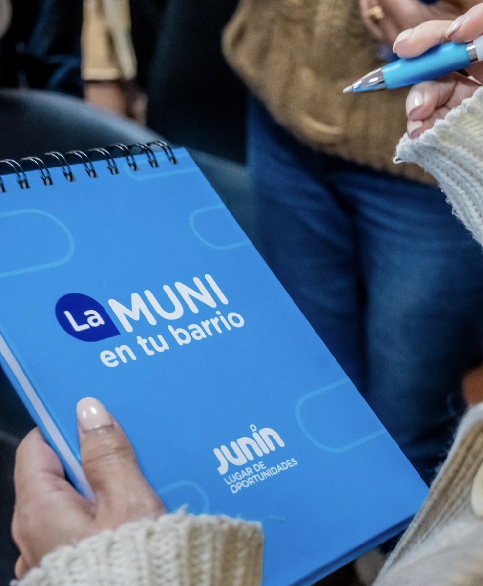 ManuelLlovet's tweet photo. EL GRAN EQUIPO DE LA MUNI EN TU BARRIO
Junto al intendente @juanfiorini repasamos los 20 Barrio Recorrido este año y planificamos lo que resta del año.
Gracias a todo el equipo del @gobiernodejunin
@generaljunin https://t.co/J5gkX1apMi