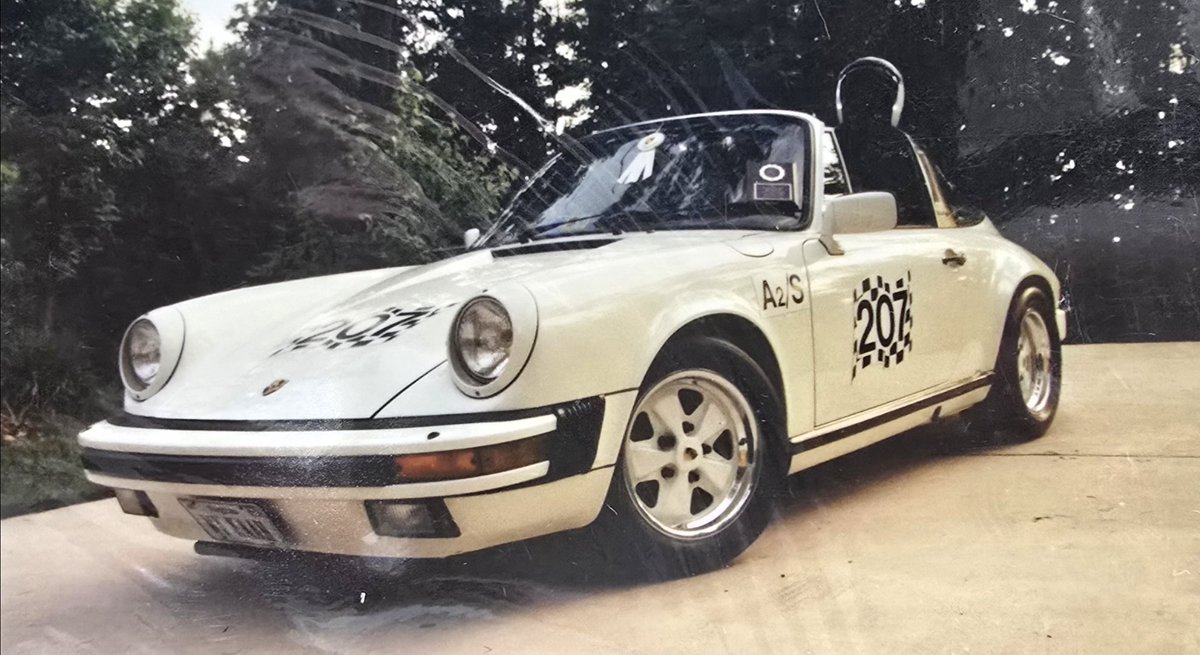 ejkessler413's tweet photo. @TeslaBoomerMama My 85 911 Carrera Targa. 💖 https://t.co/pXU3rISvea