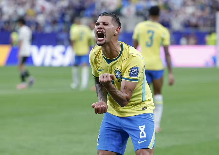 mauriciojornal_'s tweet photo. Cara, o Bruno Guimarães NÃO É COBRADOR DE PÊNALTI

Por que crucificar a Copa dele? Faz o simples e põe o Vini Jr. https://t.co/QZLWuNpUz1