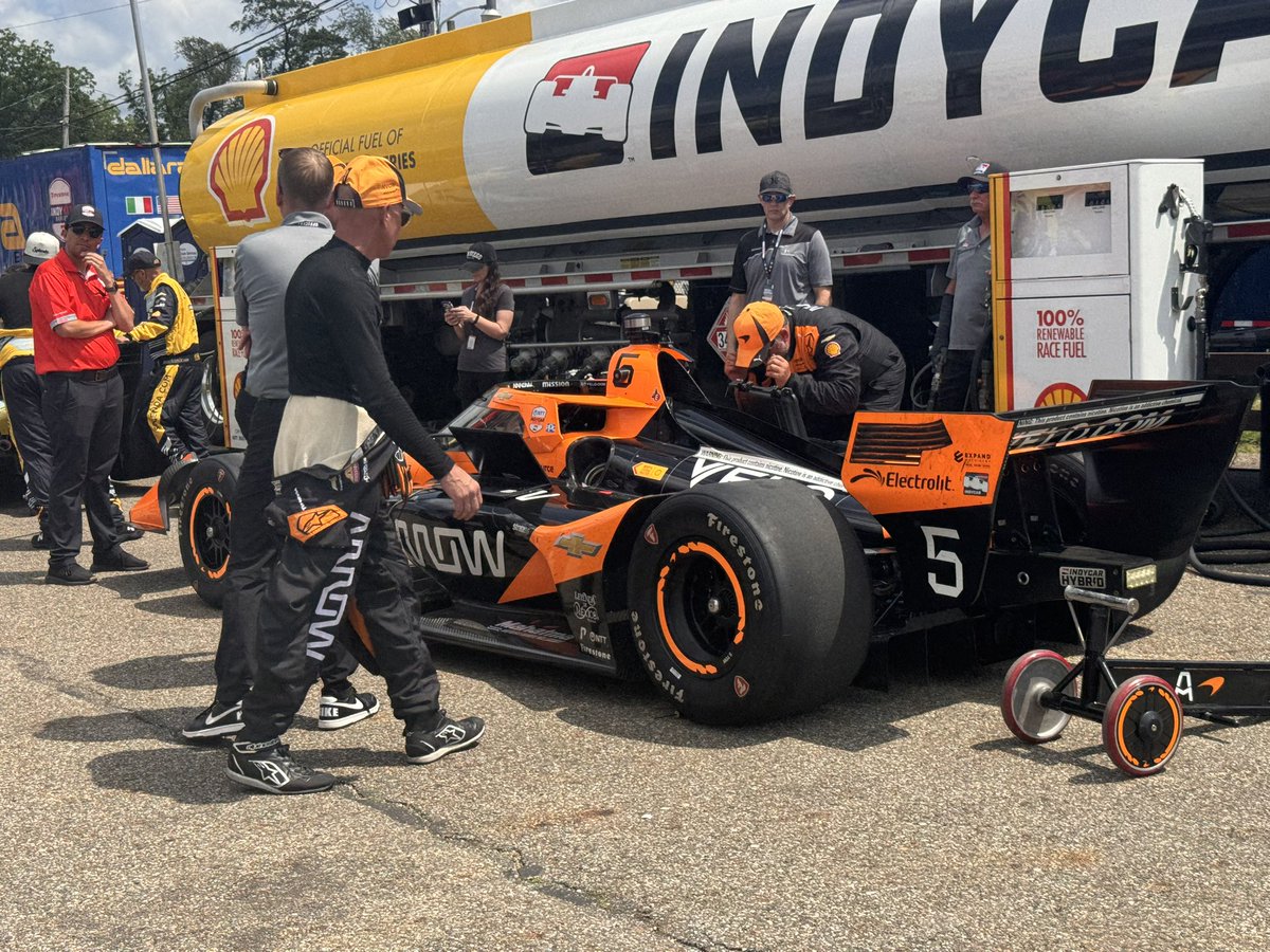 jazzyunhinged's tweet photo. Awesome @PatricioOWard win for @ArrowMcLaren plus photo op with @nolan_siegel !!! amazing 6th consecutive #MidOhio #Indycar https://t.co/ywiGBi3Tf4