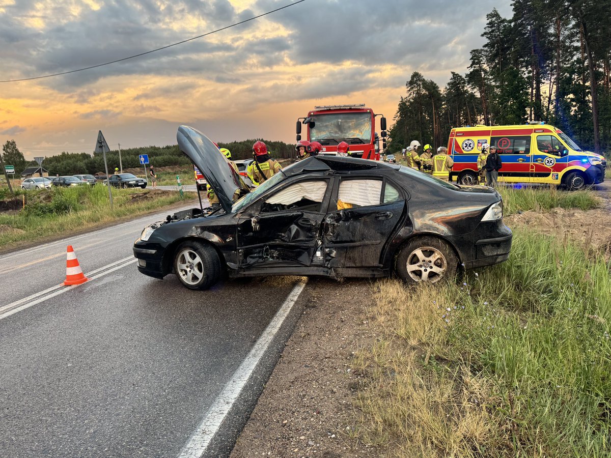 StrazPogo's tweet photo. #mz, #kolizja, #JRG, #ksrg, #OSP, #policja, #ZRM
📆 05.07.2026
⏰ 20:21
📌 DK 65 na wysokości miejscowości Chraboły
Wyjazd zastępu do zderzenia dwóch samochodów.
Jedna osoba uskarżająca się na ból w klatce piersiowej po przebadaniu przez ZRM pozostała na miejscu. https://t.co/mx5rTG5Mp9