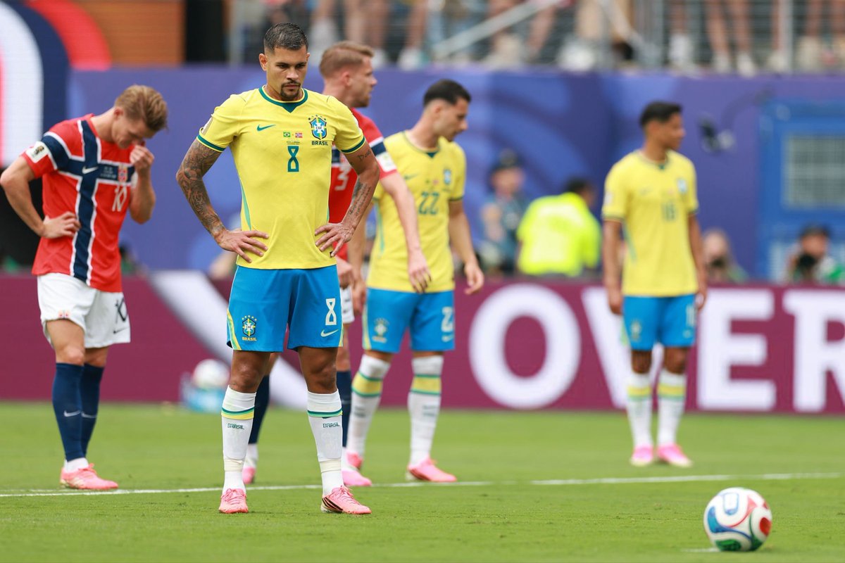 Anpic4k's tweet photo. Bruno Guimaraes | برونو غيماريش ❌
#FIFAWorldCup | #BRANOR |#BateNoPeito https://t.co/hY9WuNqGRm