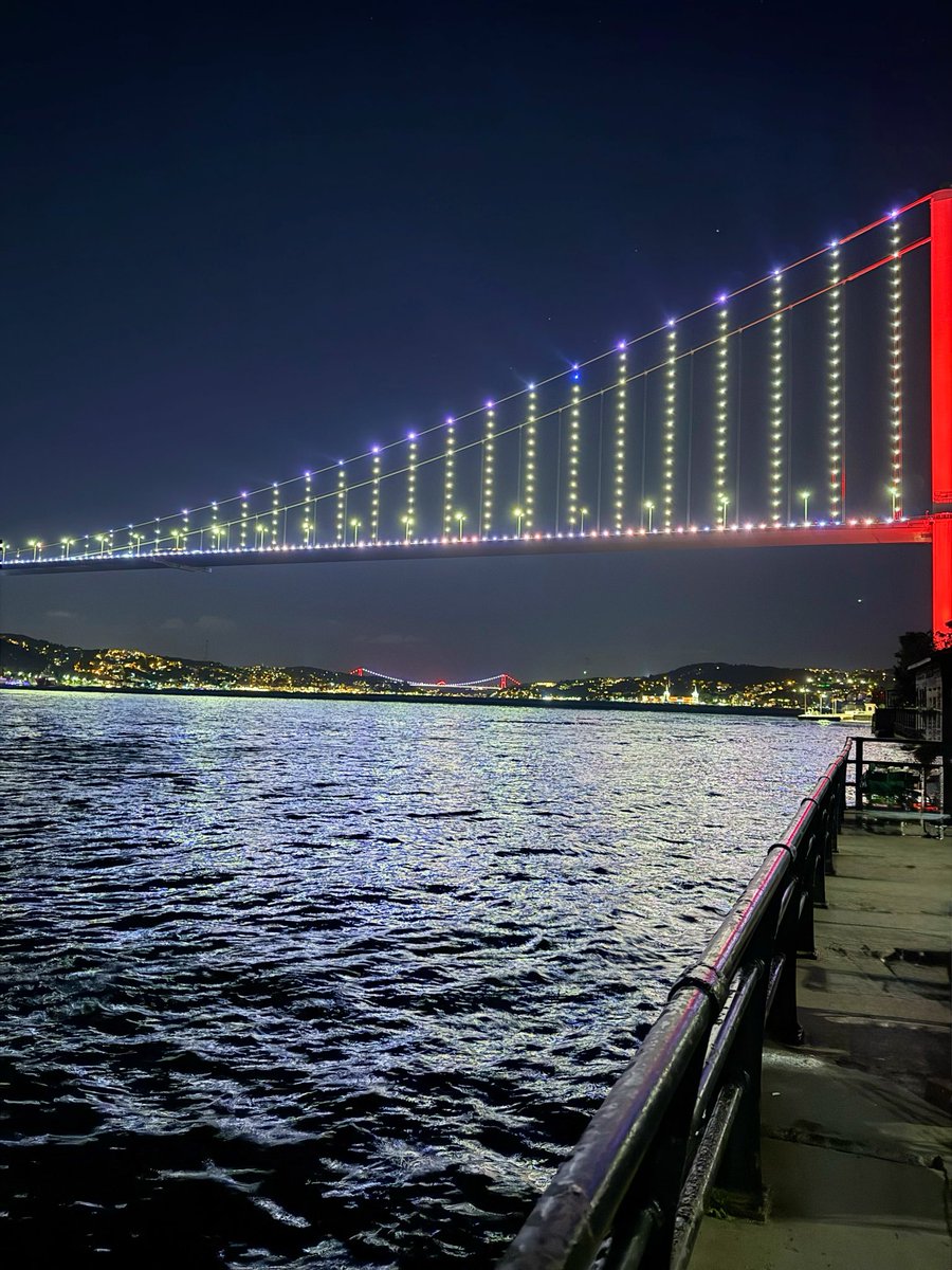 biFBli's tweet photo. 🌜🌆 https://t.co/WAlsZiQkQo