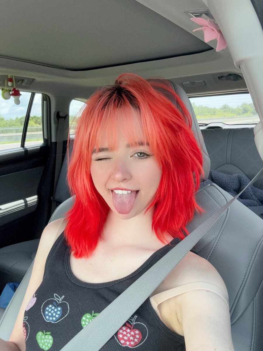 Preciouskkitty's tweet photo. The definition of redhead perfection. https://t.co/hrQ8HWuovd