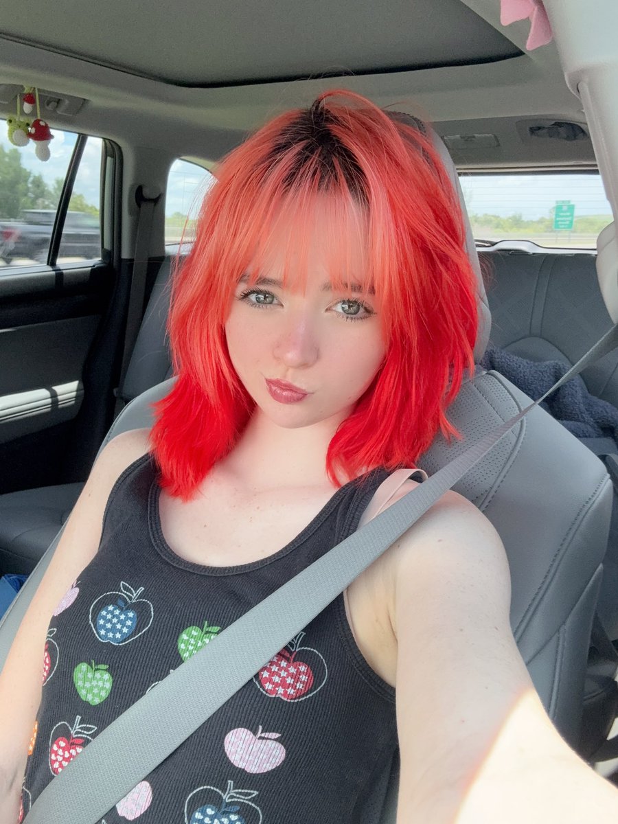 Preciouskkitty's tweet photo. The definition of redhead perfection. https://t.co/hrQ8HWuovd