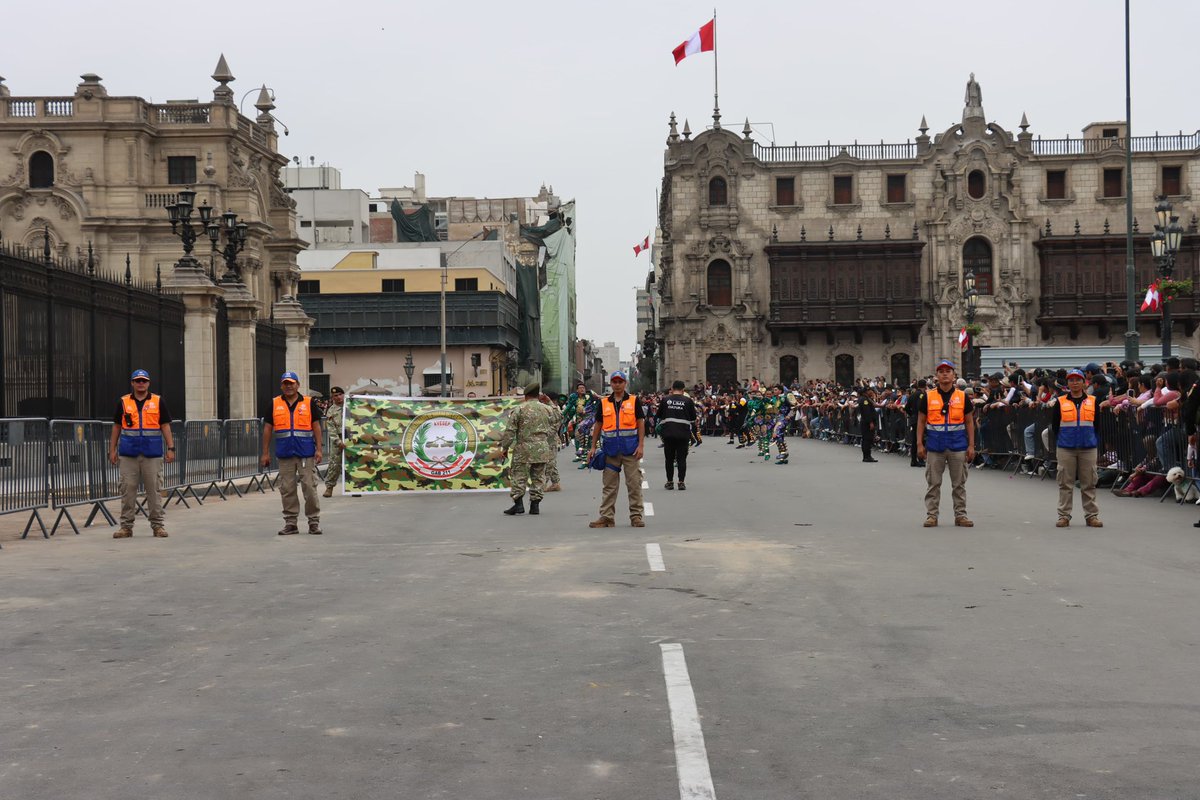 GRDMML's tweet photo. Durante el evento, estuvimos presente junto a diversas áreas de la Municipalidad de Lima, brindando apoyo permanente atentos ante cualquier eventualidad que pueda registrarse.

#LaCiudadNoDescansaNosotrosTampoco 💪 https://t.co/RHxogAJFco