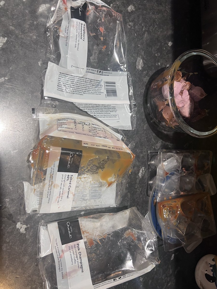HarringayKJA's tweet photo. @HotelChocolat well, that was a complete waste of money. It was hot, chocolates melted between buying and getting them home. I know it’s not your fault but I was so looking forward to then - absolutely gutted https://t.co/aY3GIu0dRj