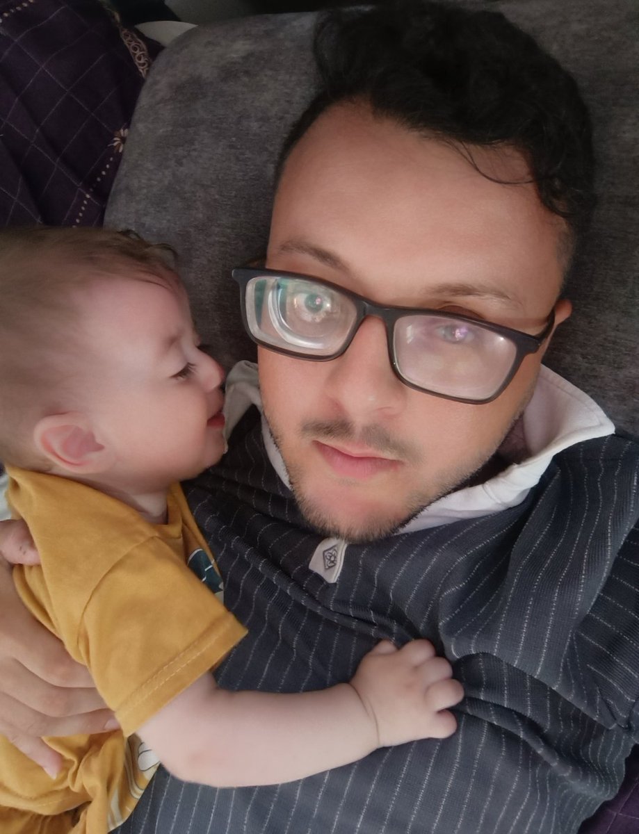 ahmedshameya995's tweet photo. Guys, please RT!
I’m in a severe financial crisis &amp; I've not received a donation for many days. I need your support to provide necessities for my 7-month-old son, like milk &amp; diapers.

Please help me as much as you can.
https://t.co/CQe4wvcsPx https://t.co/6r5KV3BzUr