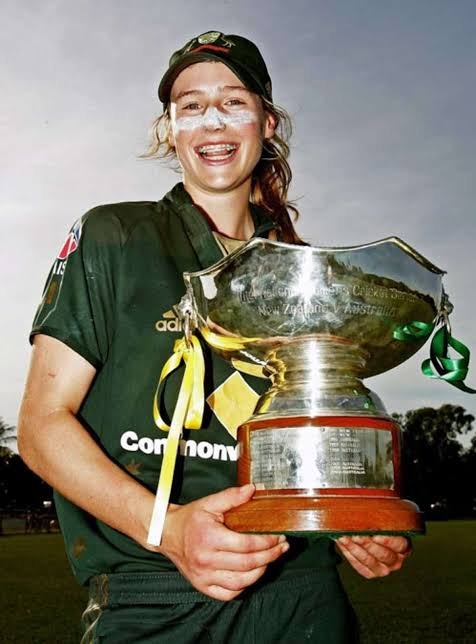 imkevin149's tweet photo. Only player with 9 world cup trophies, queen ellyse perry ❤️ https://t.co/seg0Nf1Gf2