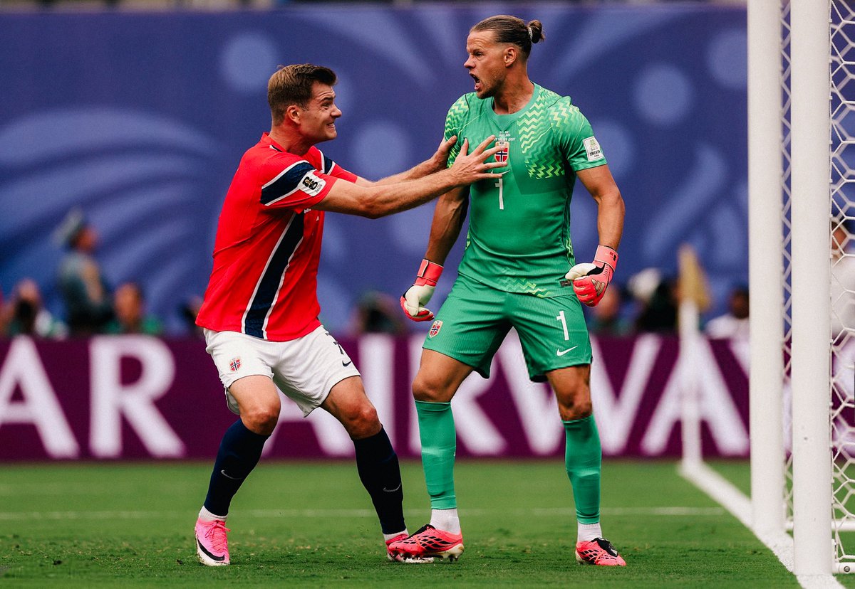 _gjr7's tweet photo. Bruno Guimaraes &amp; Orjan Nyland
#FIFAWorldCup | #BRANOR https://t.co/01b0DPIXtq