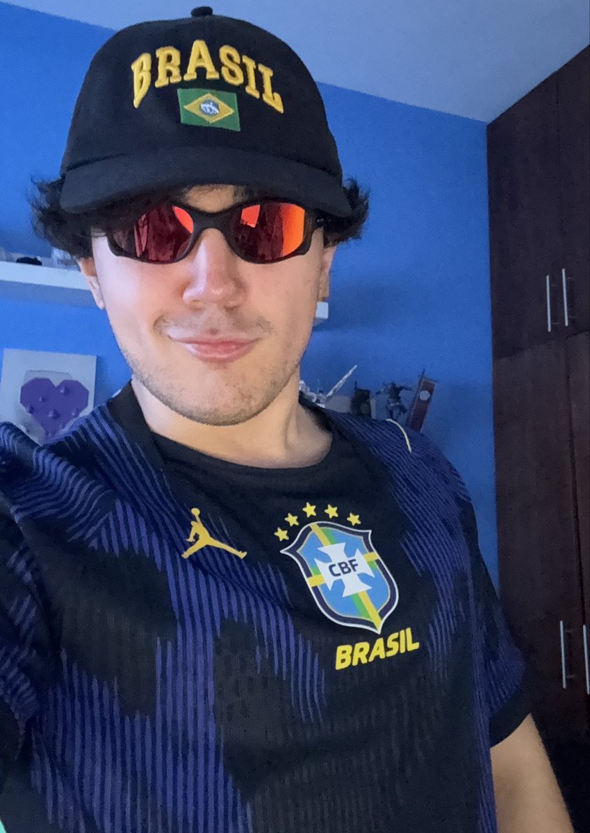 Roiereal's tweet photo. @Quackity bora meu irmao gata me liga mais tarde tem balada quero curtir com voce na madrugada dancar pular ate o sol raiar 🇧🇷🇧🇷🇧🇷 kkkkkkkkkkkk https://t.co/JFlXtKrcj2