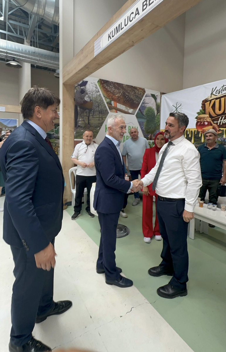 Fazli_Kilic's tweet photo. Bartın Dernekler Federasyonunun güzel organizasyonunda değerli komşularımızla biraraya geldik. Nazik davetleri ve misafirperverlikleri için Fed Başk Sabri Avcı beye, Kumluca BB Mustafa Bozkurt beye ve tüm yöneticilerimize teşekkür ediyoruz. https://t.co/saoRA3YMee