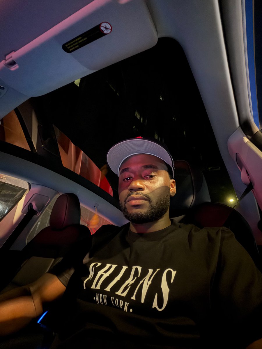 tittymanfleeeez's tweet photo. 🧘🏿 https://t.co/t5vF3FvZHo