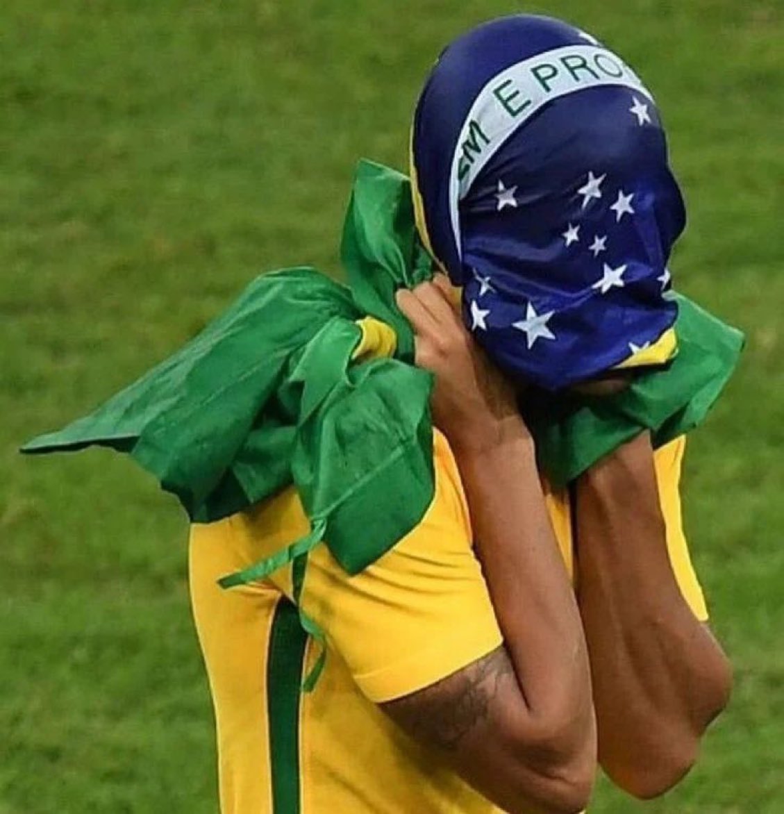 Haruno0o0's tweet photo. Brasil tem que ganhar, eu nao quero me matar hoje mas se perder eu vou 
#BRAxNOR https://t.co/nfIhuVw8XJ