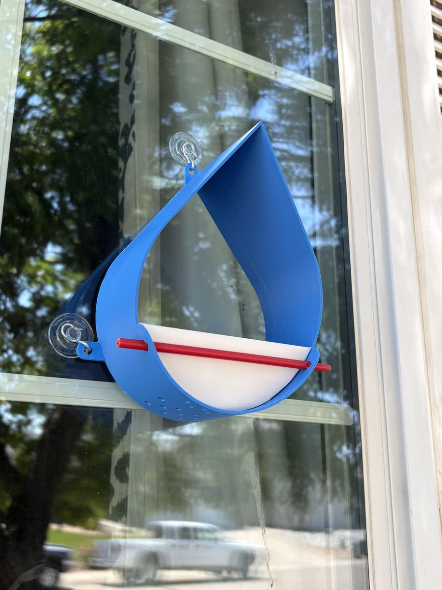 machinegunbexX's tweet photo. My latest print! Lost Americana inspired window bird feeder ☺️ https://t.co/6gt3tYKmX8