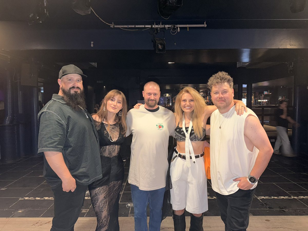 KyleThmsn_Actor's tweet photo. What a great night at @OranMorGlasgow for @alanaspringstn gig! Such a great night too and amazing set from all! @firsttimeflyers were amazing too and everyone was so lovely to talk to aswell! Thank you for the photos too! 💙 https://t.co/4hIYS9eBcL