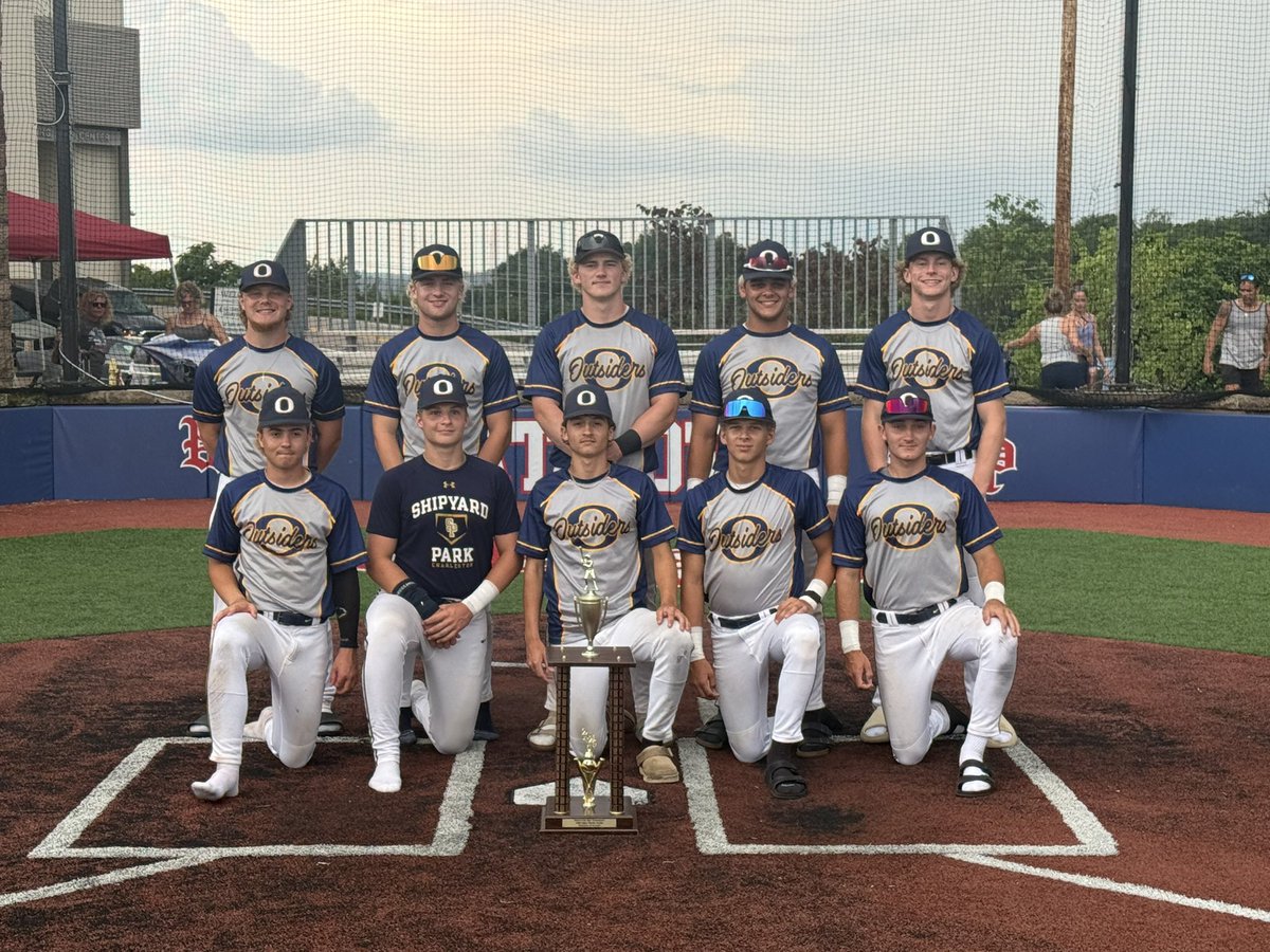 CooperFloyd11's tweet photo. #OutsidersBaseball goes 6-0 at the Edgar Martin Beast of the East Tournament.  Finished the weekend 9 for 15 with 3 Doubles, 4 HRs, 11 Runs and 10 RBIs. Week off before we head to PG Cincinnati. @RCBBASEBALL @LoganHullette2 @SportsTalk_304 https://t.co/Ysc17w3Cuz