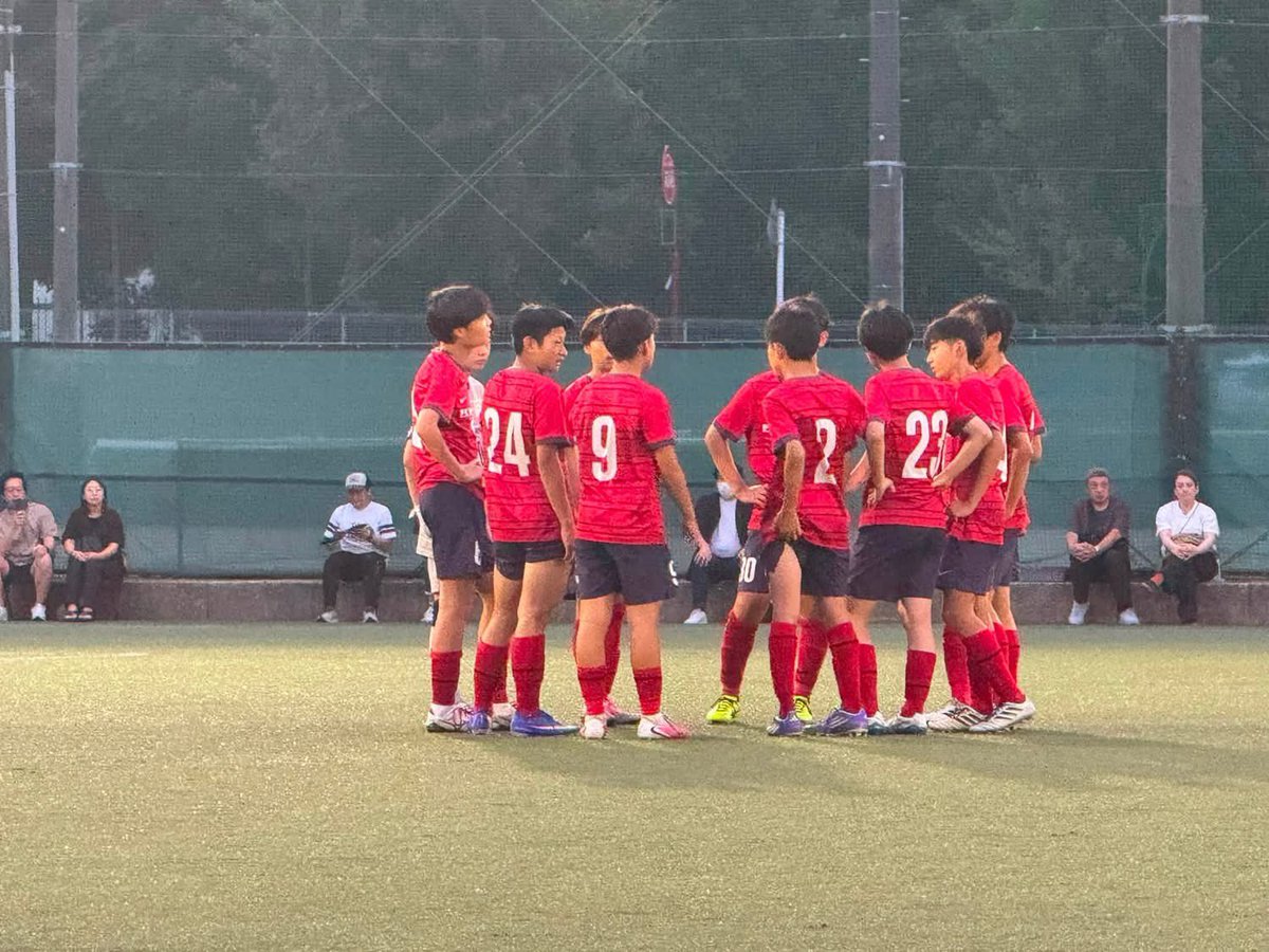 FCInage_staff's tweet photo. 高円宮杯JFA U-15サッカーリーグ2026千葉　
C1リーグ

第11節
vs カナリーニョ
4-3 ○
得点者:鈴木.河内.岡本悠2

格上相手に2点のビハインドが2回あり、そこから魂の逆転。監督を20年以上やっててもちょっと記憶にない試合になりました

保護者の方々、遠方まで応援ありがとうございました。 https://t.co/uxdxsUlKd6