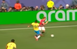 vitorVTsh's tweet photo. @peterjordan por isso teu canal é de mundo game meu chefia. agr assim perdeu é culpa de geral né realmente PRINCIPALMENTE DOS TECNICOS E DIRETORES
Agora olha o primeiro gol sabe quem é o 19?
sabe quem perdeu um gol 1x1 tambem?
e o jogo foi 2x1 mano quem fez o 1? e faria o primeiro penal... https://t.co/PSrCYsv4WA