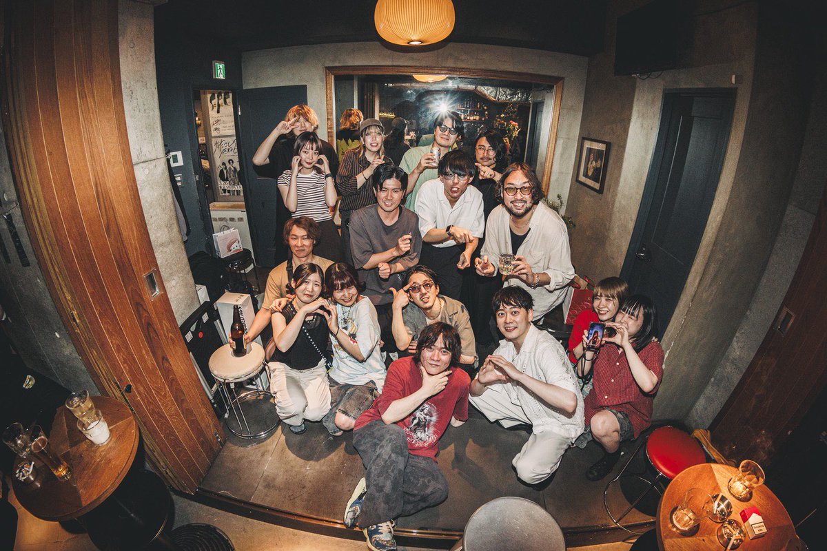 uchudan's tweet photo. Thanks!!❤️‍🔥
7.5 LUCY IN THE ROOM  New Single『サマータイムディスコ』Release Live “ミラーボールを浴びて”

1.Voyager
2.いつかは
3.銭湯
4.カッシーニ
5.カンフー指南
6.Warp!!

LUCY IN THE ROOM、リリースおめでとうございます！🪩 https://t.co/FlIzvXU6Zw
