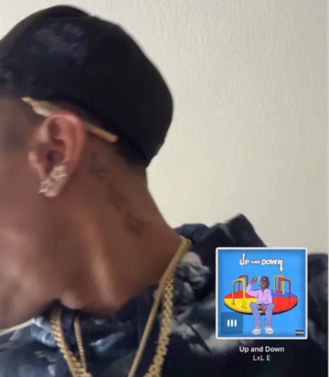 richhoffbread's tweet photo. I wanna full neck tat so badd bro 😵‍💫 https://t.co/UrHgBM3Dh8