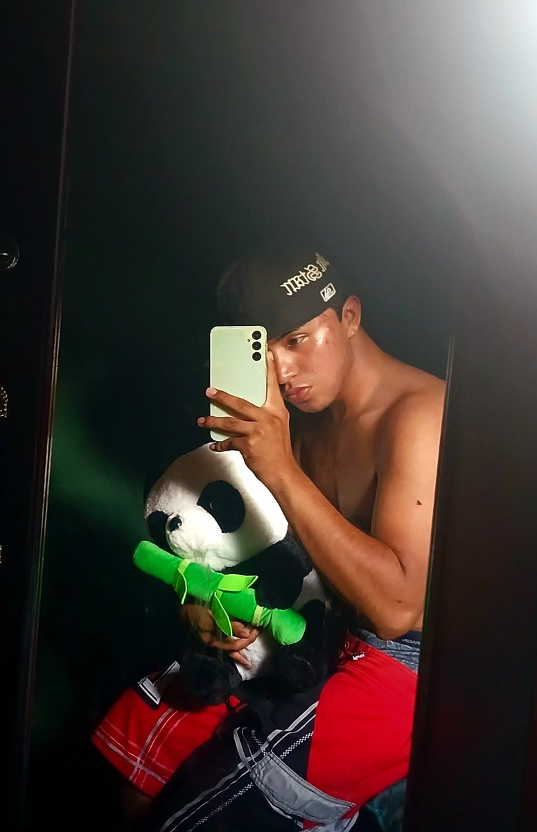 Mateo58486's tweet photo. Si adivinanzas que "rol" soy  hacemos una colaboración:👑🫦❤️🗣 https://t.co/EKIEBQmMqQ