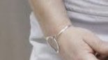 ih8hope's tweet photo. Before Christina’s rectangle necklace, we had circle bracelet https://t.co/A1LxXwcYJ6