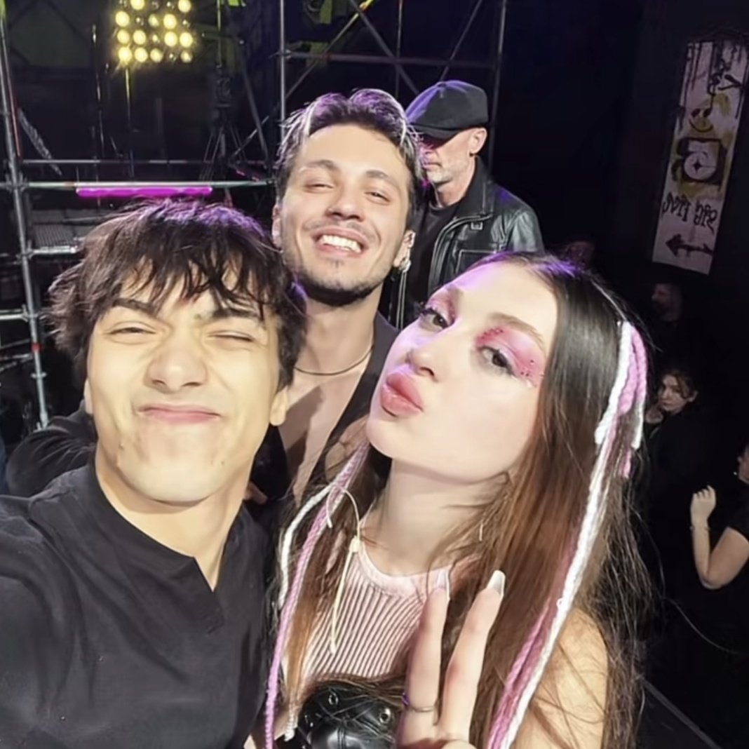 Nisn_s's tweet photo. foto gitgide degerlendi

#idolhouse https://t.co/dvOWrYayCo