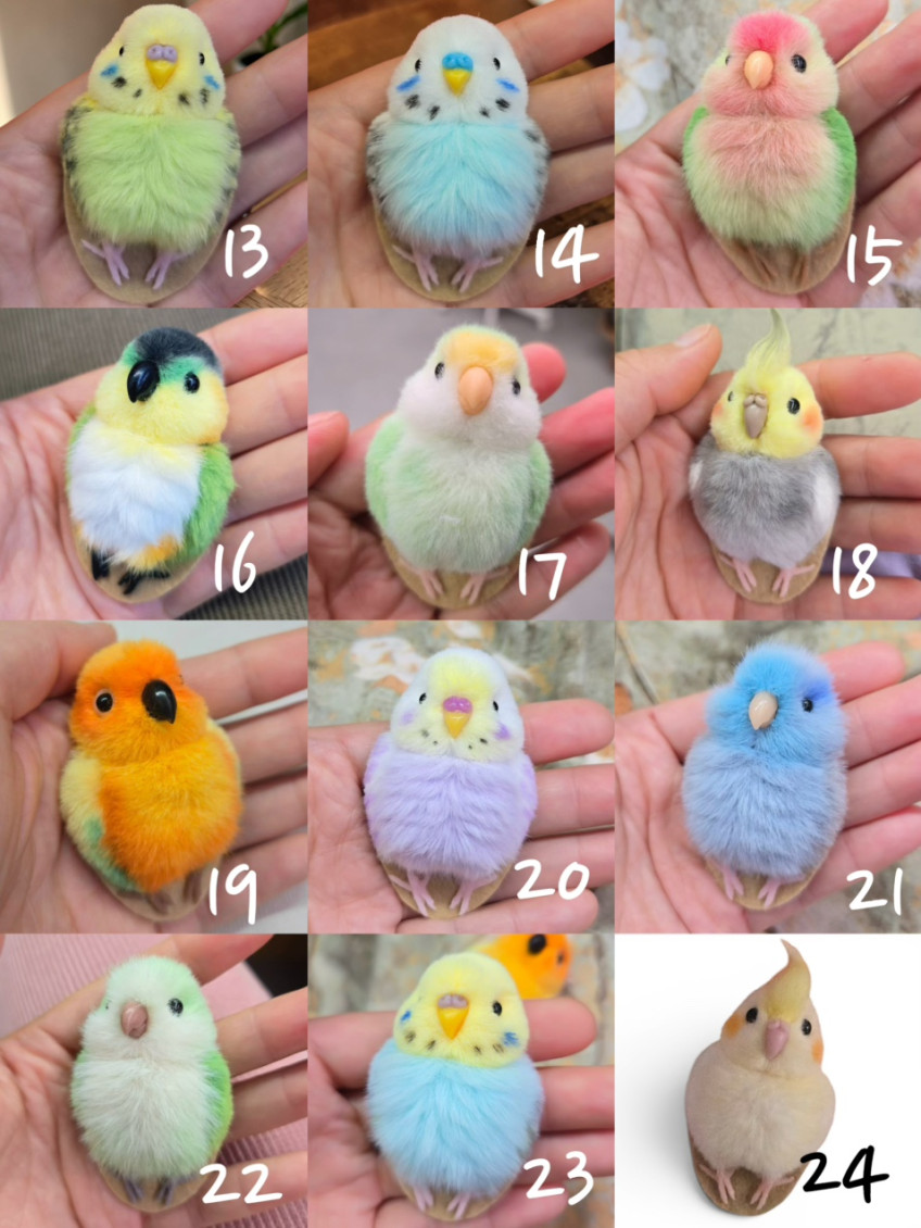 zaczacbird's tweet photo. 인용으로도 달아봐요!
다양한 종류의 앵무새가 있어요(사랑앵무, 모란앵무, 퀘이커, 코뉴어 등등...)
수제작 작품이라 가격대가 꽤 있습니다
그치만 저는 만족하는 편이에요(실생활로 달고 다니기도 좋음)
저희집 앵무는 정말 싫어합니다... 강약약강의 표본
https://t.co/AuNyybAnJn https://t.co/27Qrx5wqKY