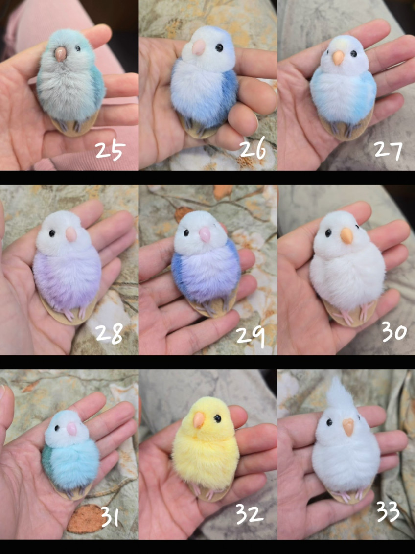 zaczacbird's tweet photo. 인용으로도 달아봐요!
다양한 종류의 앵무새가 있어요(사랑앵무, 모란앵무, 퀘이커, 코뉴어 등등...)
수제작 작품이라 가격대가 꽤 있습니다
그치만 저는 만족하는 편이에요(실생활로 달고 다니기도 좋음)
저희집 앵무는 정말 싫어합니다... 강약약강의 표본
https://t.co/AuNyybAnJn https://t.co/27Qrx5wqKY