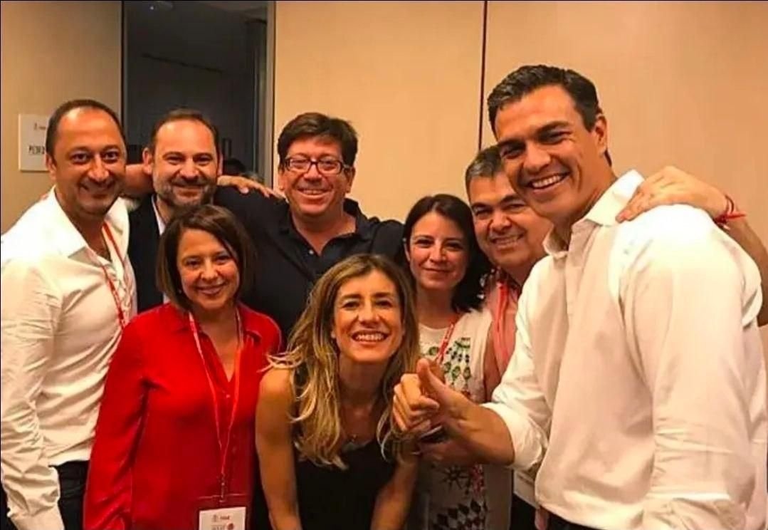 pijoacho's tweet photo. @martabll Estos si comunican con putas, farlopa y se enriquecen de la prostitucion https://t.co/SJTnMEM4jt
