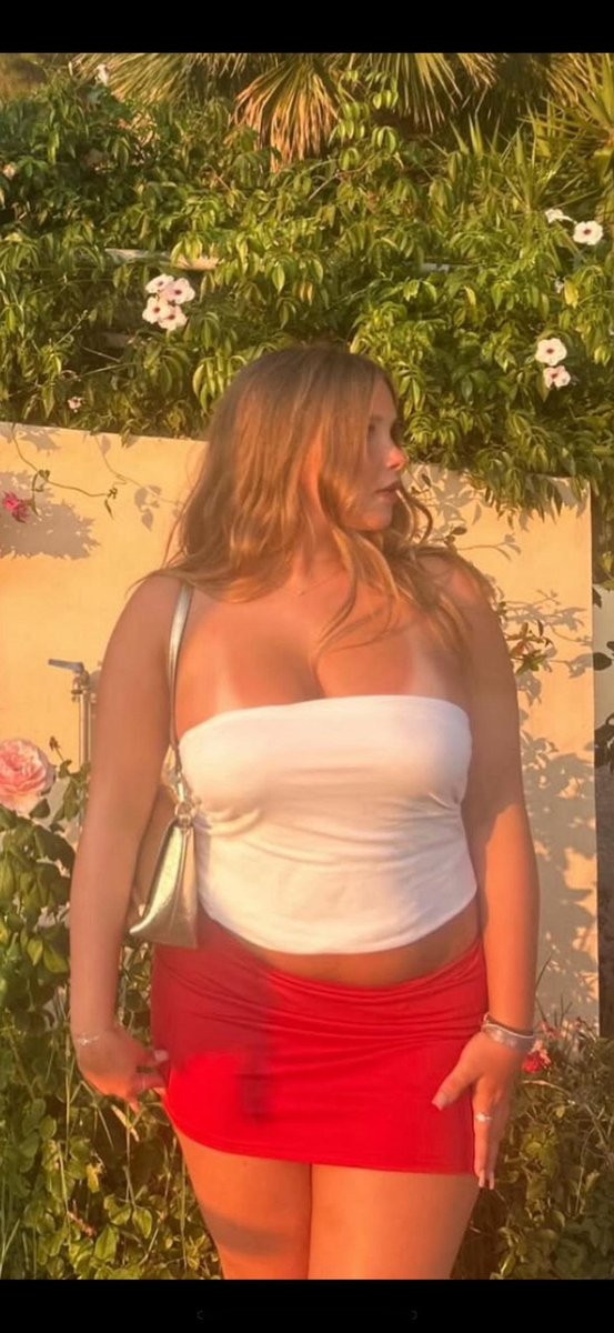 YeloverYS's tweet photo. anyone wanna trib my irls? dm me for me https://t.co/Pi3h7kkoUH